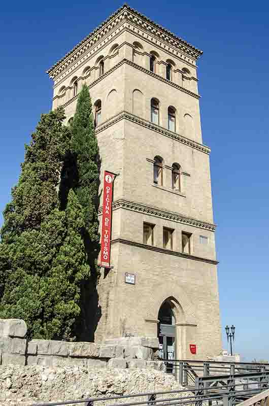 Zaragoza 065 - Torreón de la Zuda.jpg